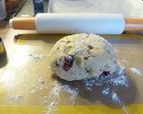Une image de l'étape 2 de Scones au Muesli et cranberrys fraîches.
