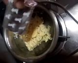 A picture of step 2 of Masala magi.