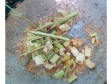 Ayam Goreng Bumbu Kuning