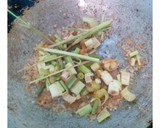 Foto langkah ke 3 dari resep Ayam Goreng Bumbu Kuning.