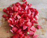 A picture of step 1 of Bhogi chi bhaji.