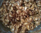 શીંગદાણા ની ચીકી(Peanut Chiki Recipe In Gujarati) રેસીપી સ્ટેપ3ફોટો