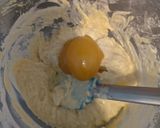 A picture of step 5 of Lemon & white chocolate Muffins.