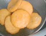 A picture of step 3 of Meethi tikiyan / Kundey.