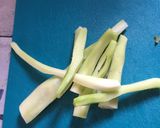 Foto del passaggio 1 della ricetta Insalata di torsoli di rapa