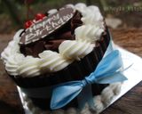 Foto langkah ke 6 dari resep Black Forest Cake 4 telur (loyang bulat 18 cm).