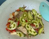 Foto langkah ke 5 dari resep Tumis ikan asin sederhana.
