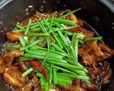 Hình bước làm 4 của món Ếch kho Singapore