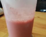 A picture of step 2 of Strawberry Smoothie 🍓🍹🍓.