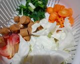 Foto langkah ke 1 dari resep Sop Sayur Sosis.