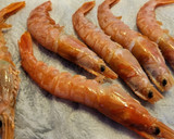 Foto del paso 1 de la receta: Rape con gambones