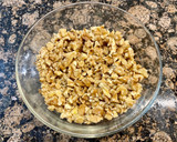 Foto del paso 4 de la receta: Bizcocho de manzana, nueces, pasas y ron