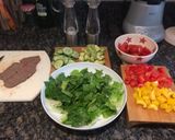 A picture of step 4 of Steak salad.