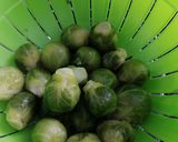 Foto del paso 2 de la receta: Alubias blancas con coles de Bruselas especiadas