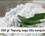 Foto langkah ke 1 dari resep Kue Semprit Sagu Pandan.