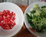 Foto langkah ke 1 dari resep Ayam goreng mentega bumbu pedas.