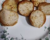 A picture of step 3 of Indian Bun omllette.
