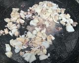 Foto del paso 1 de la receta: 590. Arroz negro con rape (principal paella)