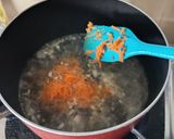 Foto langkah ke 2 dari resep Sup Telur keju.