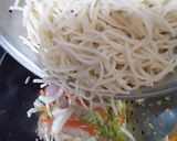 A picture of step 10 of Veg Hakka Noodles.