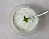 Foto del paso 2 de la receta: Salsa de yogur