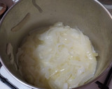 Foto del paso 2 de la receta: Sopa de cebolla con garbanzos, jamón y huevo