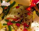 🌶️ 辣味蒜香蔬食菇菇炒麵的食譜步驟11照片