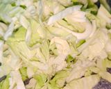 รูปขั้นตอนการทำที่ 2 ของ ผัดกะหล่ำปลีรวมผัก