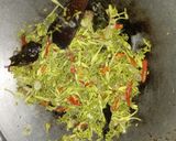 Foto langkah ke 4 dari resep Oseng Kembang Kathes (Bunga Pepaya).