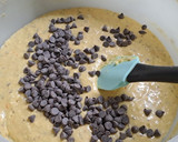 Foto del paso 3 de la receta: Budín húmedo de coco y chips de chocolate