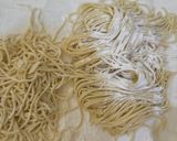 Foto langkah ke 5 dari resep Mie kuning.