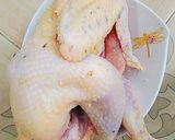 Hình bước làm 2 của món Gà hấp muối ớt