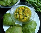 A picture of step 4 of Palak Puri with Dam aloo.