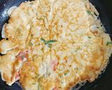 A picture of step 3 of Fluffy, Butter Omelette 😋😋.