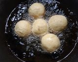 Foto langkah ke 4 dari resep Donat maizena.