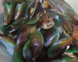 Foto langkah ke 4 dari resep Kerang hijau saus asam manis.