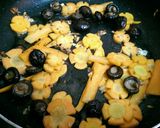 Hình bước làm 6 của món Mì Xào Giòn Chay