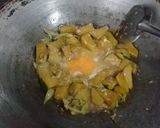 รูปขั้นตอนการทำที่ 4 ของ ฟักทองผัดไข่ สูตรคุณแม่
