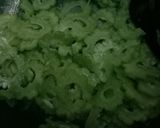 Hình bước làm 4 của món Khổ qua xào trứng chà bông