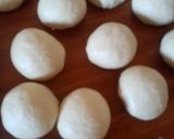 A picture of step 5 of Bread rolls.