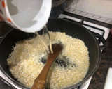 Foto del paso 1 de la receta: Arroz con champiñones y huevo frito