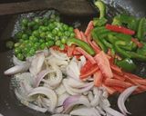વેજ પનીર જાલફ્રેઝી (Veg Paneer Jalfrezi Recipe In Gujarati) રેસીપી સ્ટેપ2ફોટો