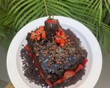 A picture of step 8 of Choco-overloaded cake.
