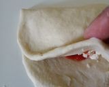 A picture of step 5 of Italian baked Panzrotti.