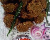 A picture of step 7 of Moong Dal Vada.