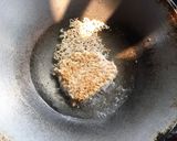 รูปขั้นตอนการทำที่ 2 ของ ผัดกะเพรามาม่า (สูตรไม่ใส่ผงชูรส)