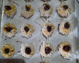 Foto langkah ke 5 dari resep Thumbprint Cheese Chocolate.