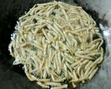 Foto langkah ke 5 dari resep Stik Bawang Simple Crispy.