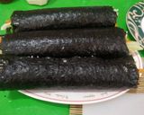 Foto langkah ke 8 dari resep 🌸Kkott gimbab / gimbab bunga🌸 kimbab korea.