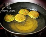 A picture of step 3 of Palak Puri.